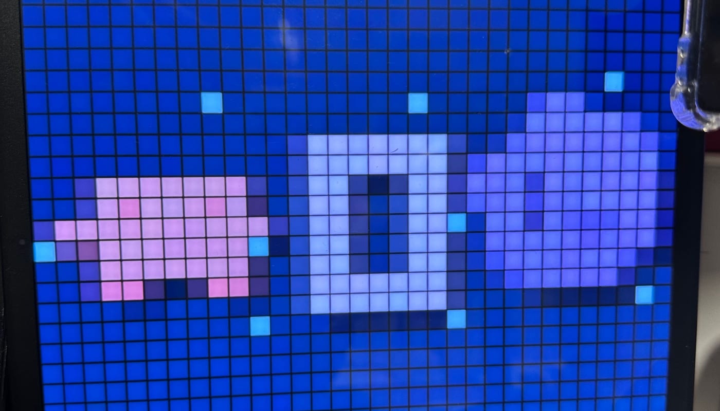iDotMatrix 32 by 32 LED display running AgentDeck